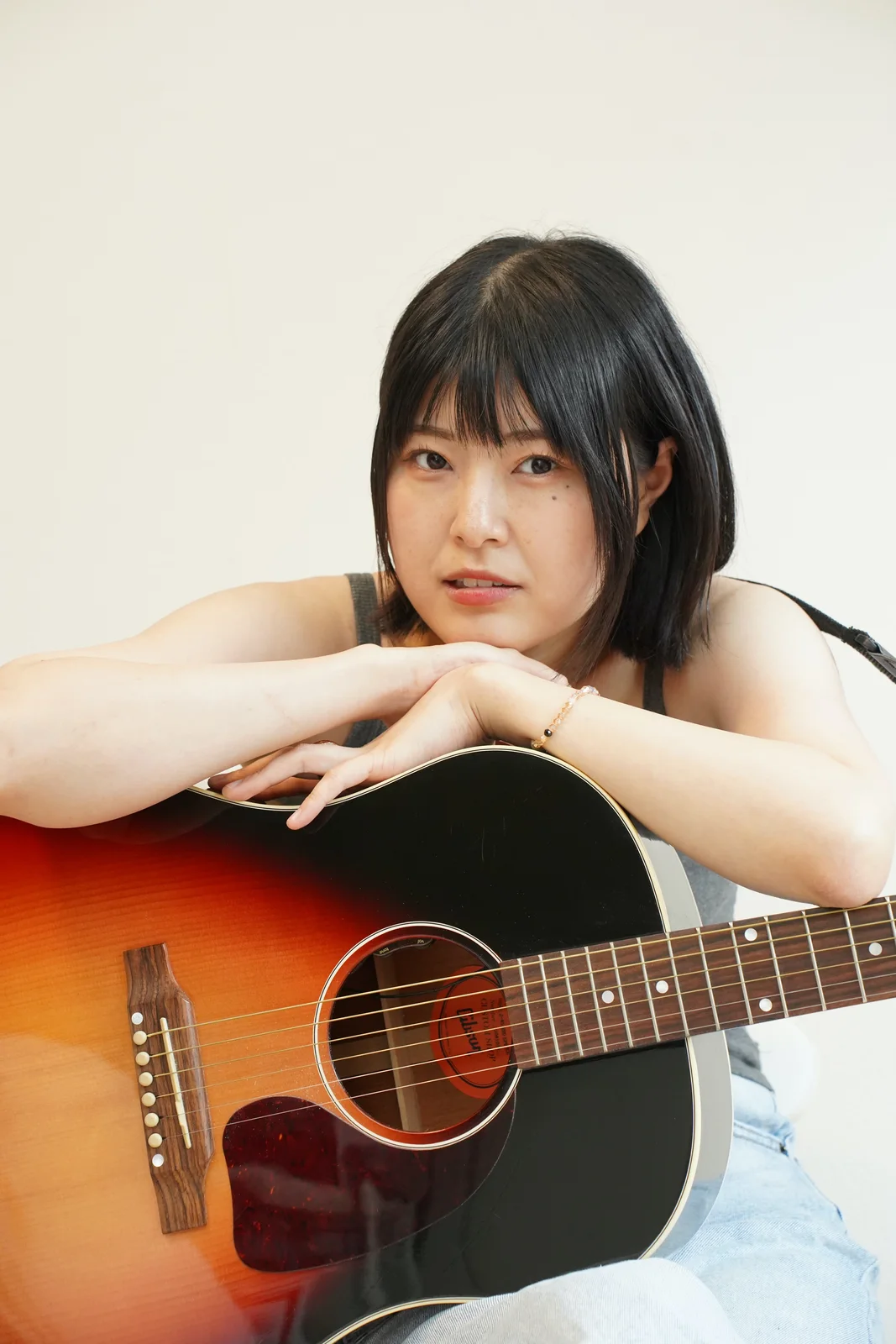 ギターと小松みゆ